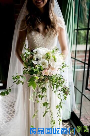 济南婚纱定制 新娘瀑布手捧花带你回归经典 舜网 qq图片