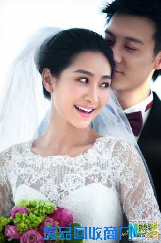 陶昕然何建泽婚纱照曝光 唯美浪漫显柔情蜜意