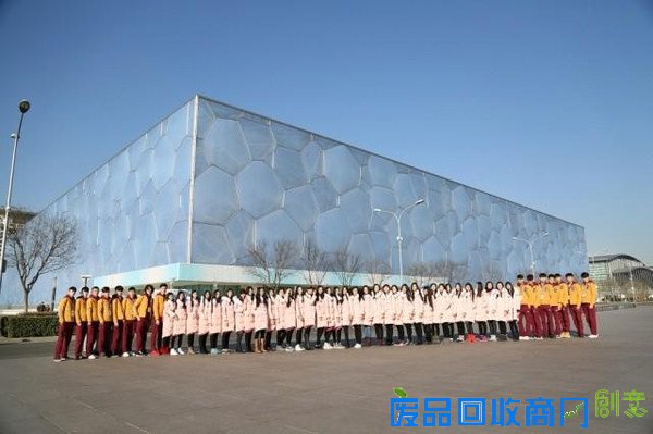 这胸罩太抢眼原来用了周星驰的创意