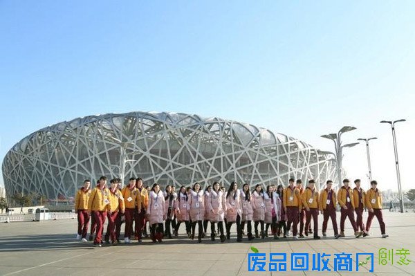 这胸罩太抢眼原来用了周星驰的创意