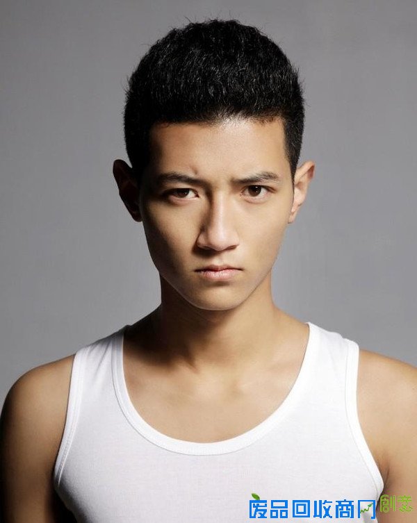 这胸罩太抢眼原来用了周星驰的创意