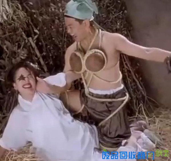 这胸罩太抢眼原来用了周星驰的创意