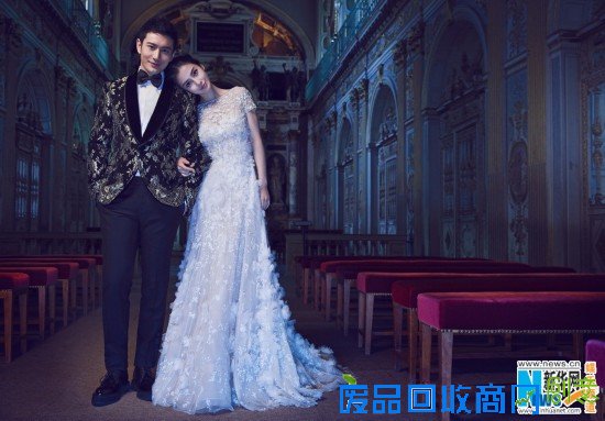 黄晓明Baby正版婚纱照曝光巴黎拥吻宫廷复古风
