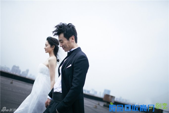 朱亚文沈佳妮婚纱照曝光 与娇妻恩爱缠绵