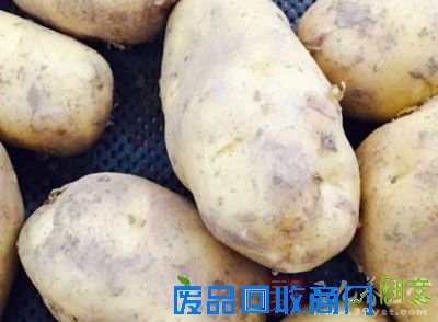 土豆(去皮后)200克 、黄油10克、 生粉(淀粉)80克