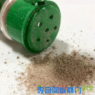 土豆，奶粉，糯米粉，盐，胡椒粉，芝士片，面包糠，油