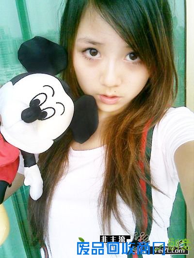 可爱小女生鱼鱼 