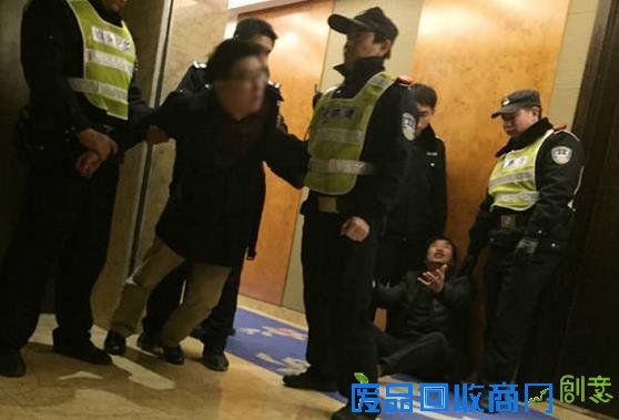 怀孕女子圣诞离奇跳楼 两男悲痛欲绝