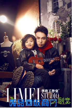 北京婚纱摄影:李玫工作室携手＂陈希郡和张艺瀚＂打造的圣诞主题写真被曝光