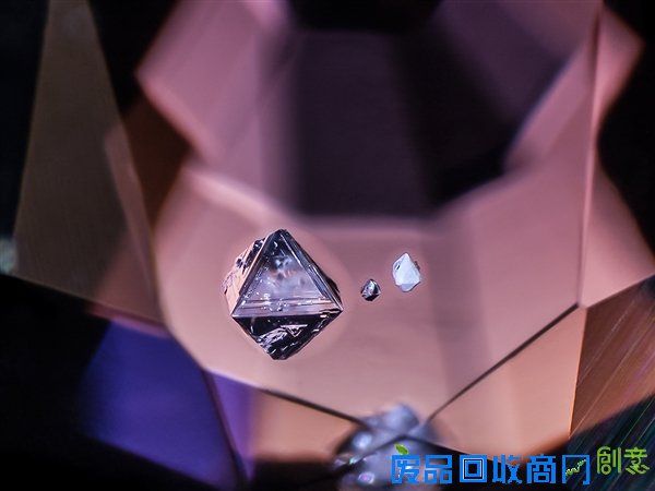 美的不可思议：宝石的微观世界