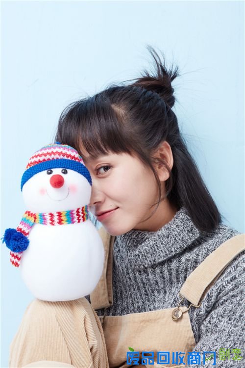 组图：董晴曝冬日唯美写真 化身芭蕾舞伶显优雅