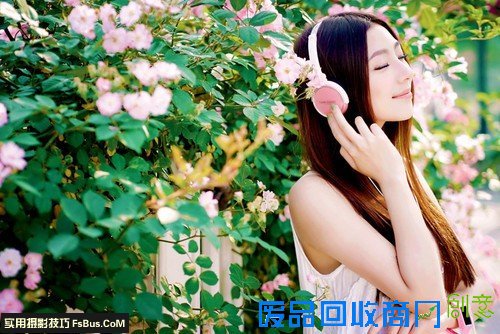 打造清纯甜美风 午后花墙少女