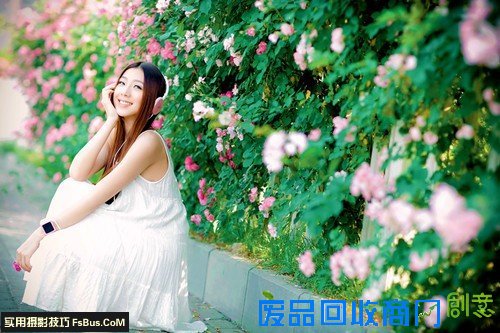 打造清纯甜美风 午后花墙少女