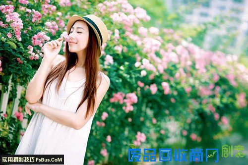 打造清纯甜美风 午后花墙少女
