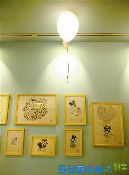 造型逼真的气球灯放在屋内不仅创意十足而且很受孩子们的喜爱。在儿童房或者过道走廊安装一盏可爱又有童趣的气球灯绝对浪漫温馨。