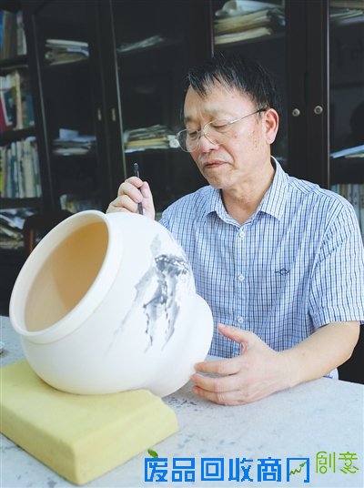 龙泉水墨青瓷艺术开拓者顾松铨：瓷画共扬 艺不止步