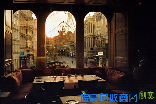 街头拐角的浪漫小咖啡店 高清唯美摄影