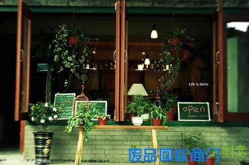 街头拐角的浪漫小咖啡店 高清唯美摄影