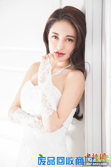 演员樊蕊新唯美写真曝光眼神充满笑意（图）