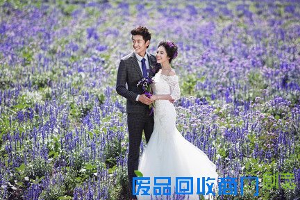 八月照相馆新人需要详细了解北京婚纱照价格