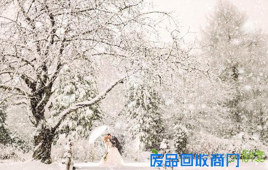 雪景婚纱照惊艳：冰雪奇缘 来自冬天的祝福