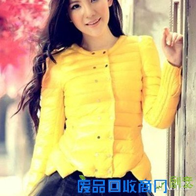 短款无领羽绒服搭配图片大全 教你几招搭配的小技巧