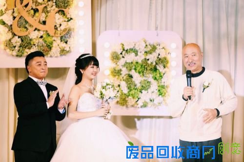 陈佩斯出席婚宴