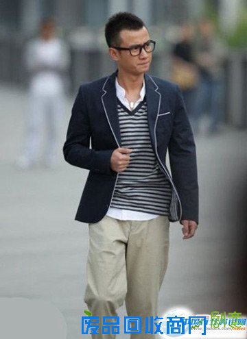 《失恋》 打造文艺青年装扮【图】