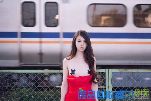 模特拍半裸婚纱照美到窒息,但事实却不是你想的那样 盘点中国十大超美艳伪娘