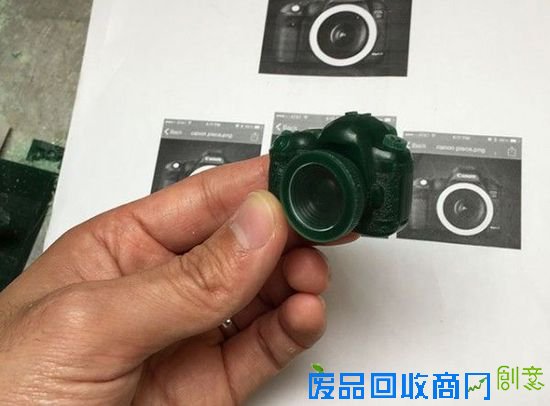 黄金镶钻吊坠：美摄影师花重金定制佳能5D3