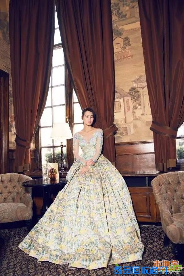 胡杏儿婚纱照美翻了 婚纱照拍摄地大揭秘(图)