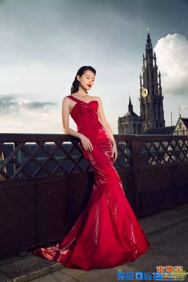 胡杏儿婚纱照美翻了 婚纱照拍摄地大揭秘(图)