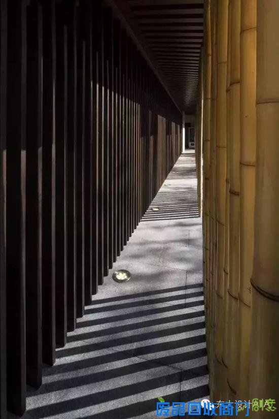 在南京，连厕所都这么文艺唯美