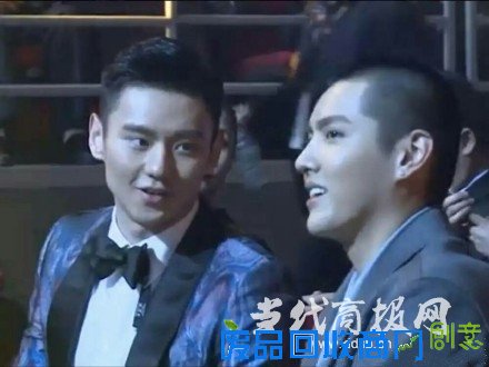 吴亦凡偷瞄宁泽涛动图曝光 胡歌在中间碍事网友多种对话解读引爆笑