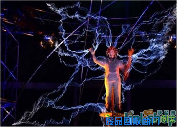 跨年夜玩创意合肥银泰中心将上演裸眼4D灯光秀