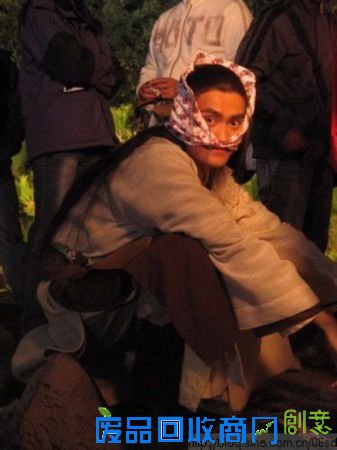 袁弘，如果真的觉得没脸见人，其实用不了这么麻烦的装扮…….