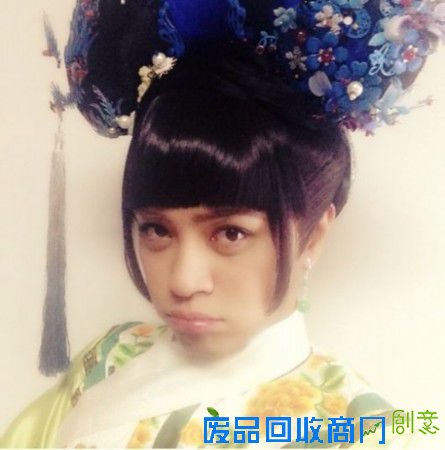 罗志祥搞怪的时候真的太多了！这类照片简直信手捏来。