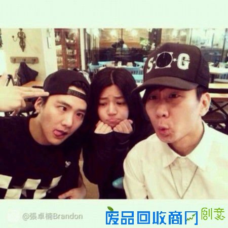 一下逮着三个“喵星人”，林俊杰的脸也太喜庆了！