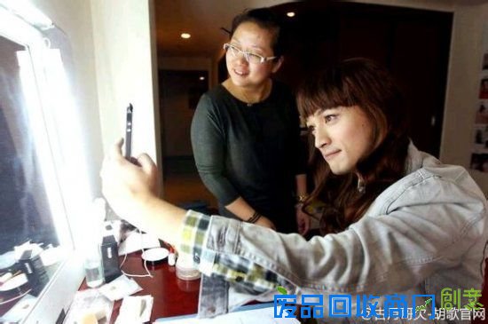 从来不介意自毁的形象的那类人，原来叫明星，胡歌你也太无所顾忌了！偶像包袱呢？