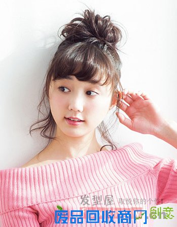 齐刘海怎么扎好看 丸子头VS马尾约会必学