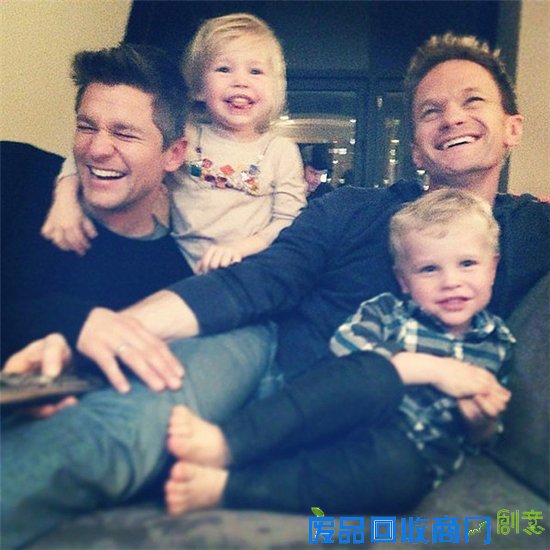 图片故事：模范同志家庭的可爱生活瞬间