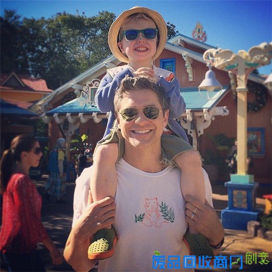 图片故事：模范同志家庭的可爱生活瞬间