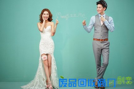 八月照相馆告诉您唯美婚纱照片也可以这样拍