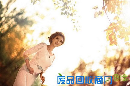 八月照相馆告诉您唯美婚纱照片也可以这样拍
