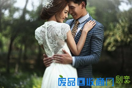 八月照相馆小编教新人在拍摄唯美婚纱照图片
