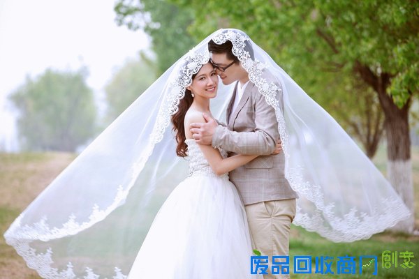 北京婚纱摄影；拍婚纱照更上镜的笑容