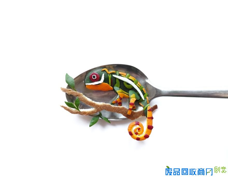 罗马尼亚设计师汤匙上作画 美食变身可爱动物超级英雄(组图)
