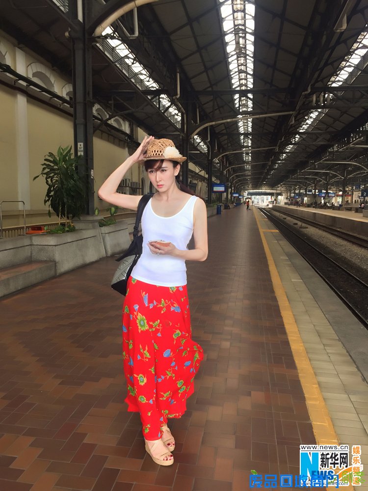 胡静旅行写真似少女美哭了网友 颜值逆生长是怎么做到的?(图)