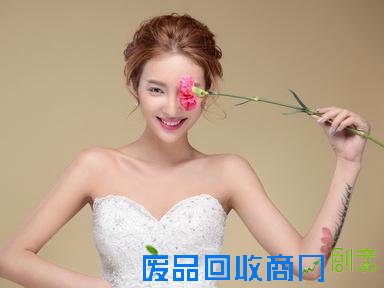 婚纱照风格中女士婚纱照欣赏的样式有很多