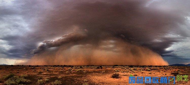 美摄影师捕捉电闪雷鸣惊心动魄瞬间